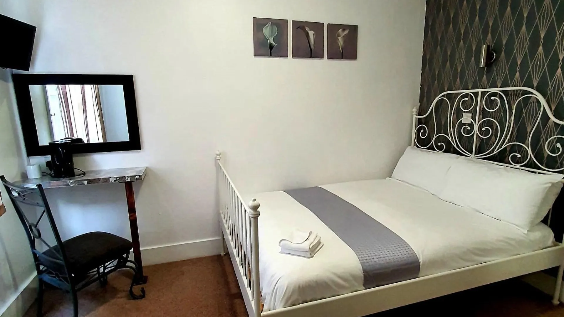 New Madeira Seafront Hotel Brighton 3*,